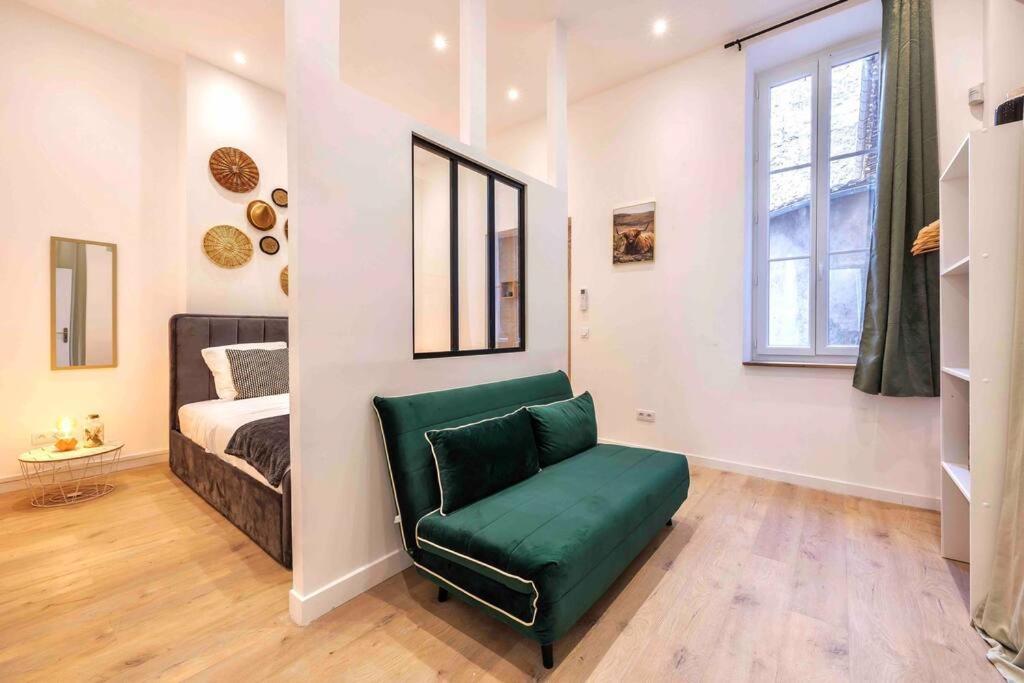 Appartement Vieux Port, Ferreol 6eme, 8 Personnes *